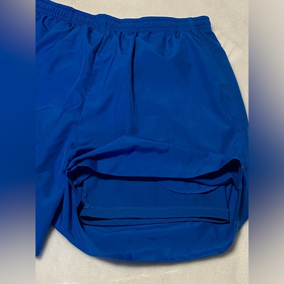 Road runner size L athletic shorts​ - Picture 3 of 5